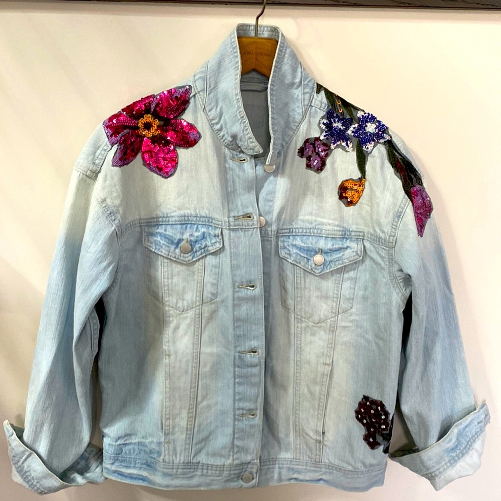 Jean oversize jacket, light blue color with lace embellishments